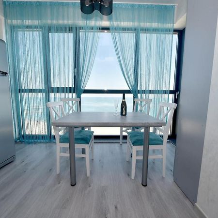 Turquoise By The Sea Apartment Констанца Екстериор снимка